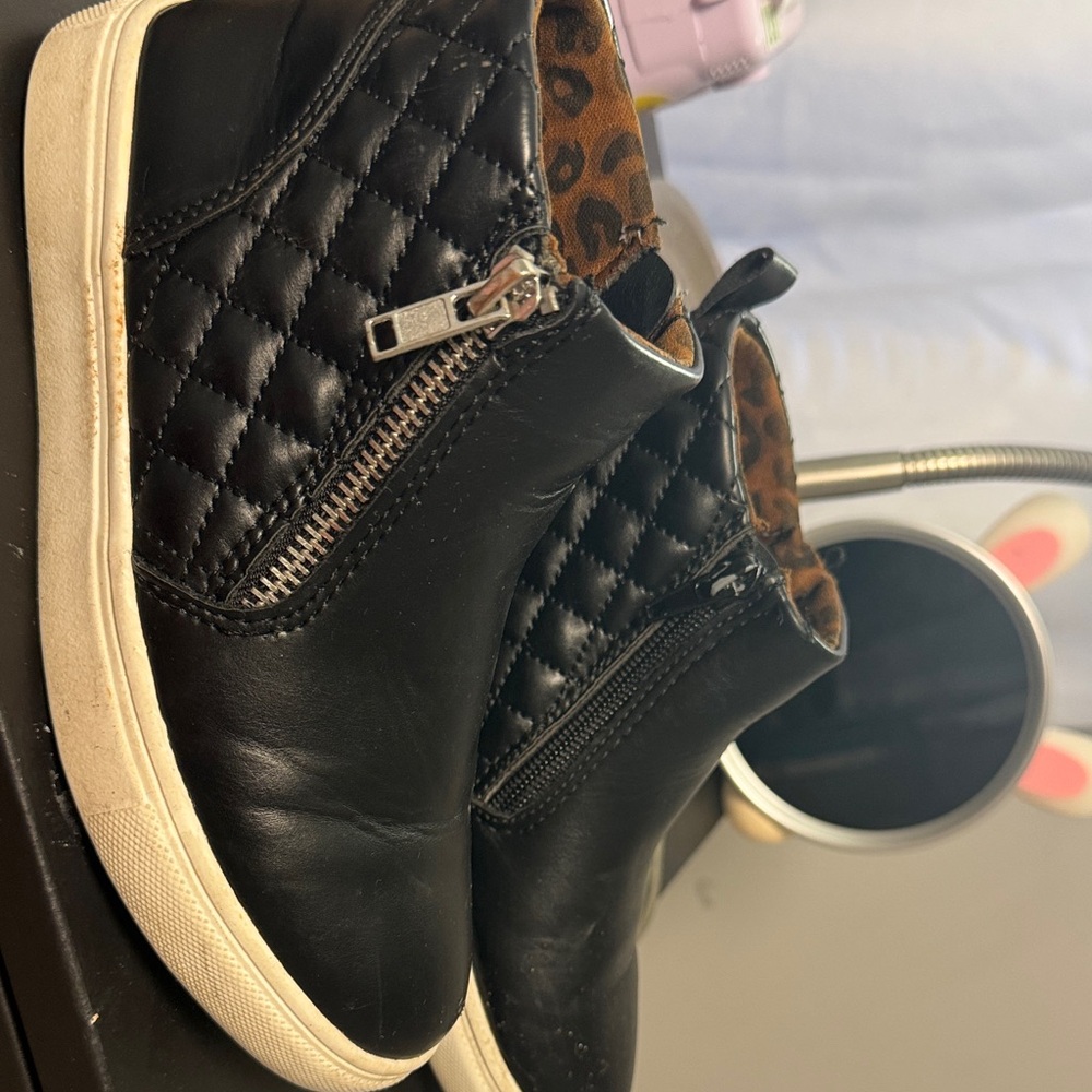 Steve Madden Black Quilted Kids Sneakers with Zipper